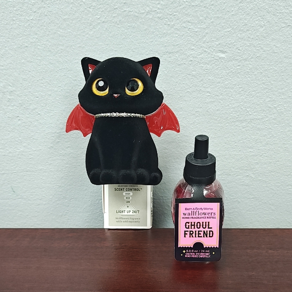 Bath & Body Works WITCHY CAT SCENT CONTROL NIGHTLIGHT & Ghoul Friend Wallflower